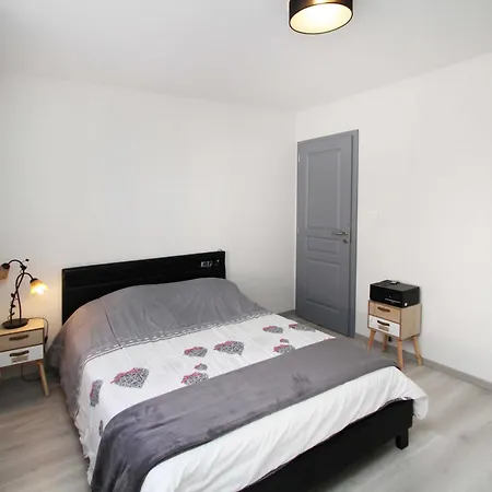 Gite-les-myrtilles 公寓